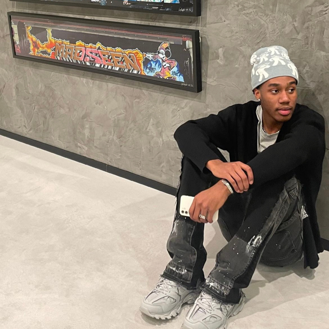 carsicko beanie in grey and white colour way