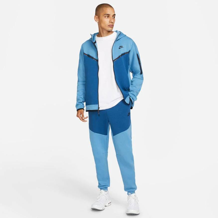 Nike tech deals sweatsuit small